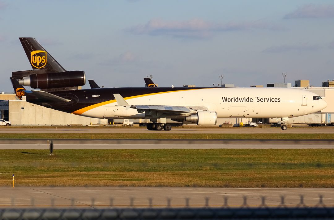 Photo of N286UP - United Parcel Service McDonnell Douglas MD-11F at SDF on AeroXplorer Aviation Database Photo of N286UP - United Parcel Service McDonnell Douglas MD-11F at SDF on AeroXplorer Aviation Database