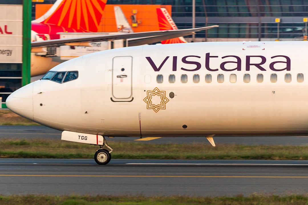 Photo of VT-TGG - Vistara Boeing 737-800 at Del on AeroXplorer Aviation Database Photo of VT-TGG - Vistara Boeing 737-800 at Del on AeroXplorer Aviation Database