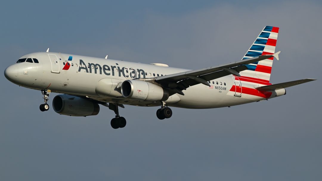 Photo of N650AW - American Airlines Airbus A320 at DFW on AeroXplorer Aviation Database