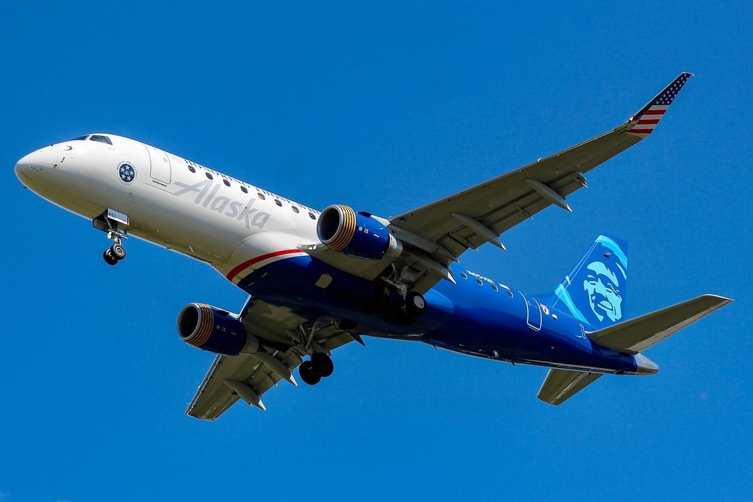 Photo of N651QX - Horizon Air Embraer E175 at SEA on AeroXplorer Aviation Database Photo of N651QX - Horizon Air Embraer E175 at SEA on AeroXplorer Aviation Database