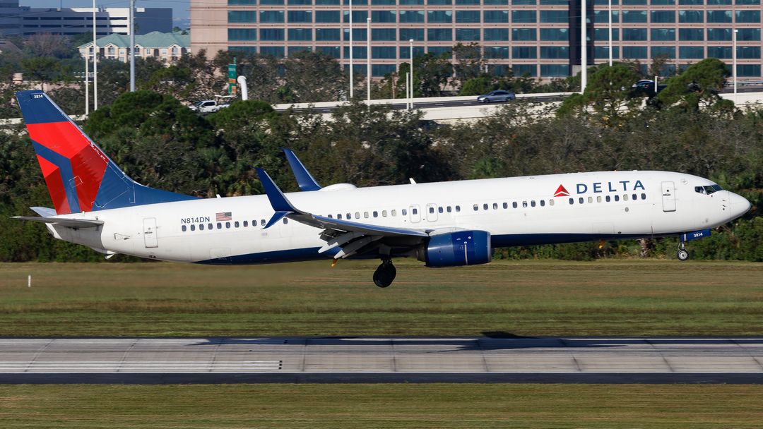 Photo of N814DN - Delta Airlines Boeing 737-900ER at TPA on AeroXplorer Aviation Database