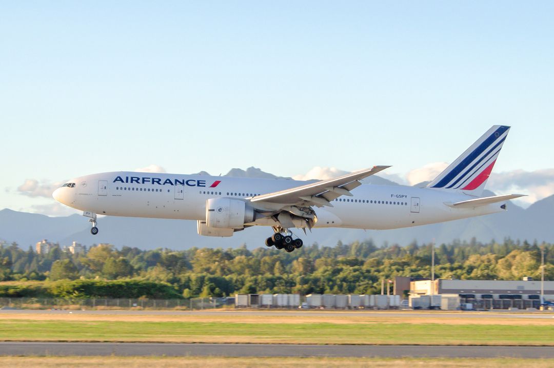 Air France Boeing 777-200ER registration  on final approach at Vancouver International Airport (YVR/CYVR) photographed by  on 03/05/52610