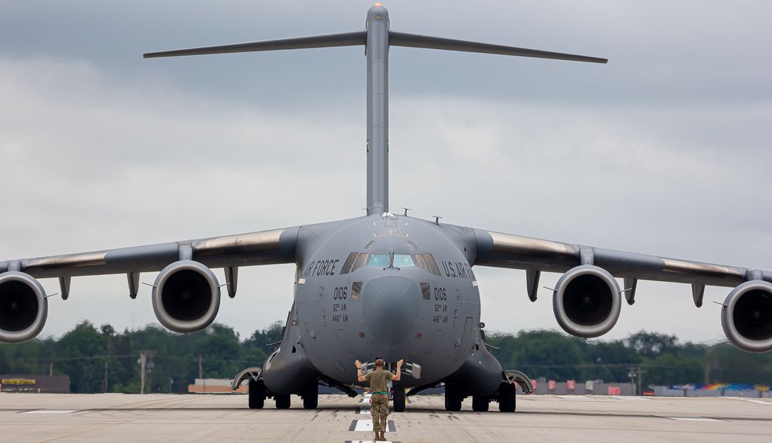 Photo of 95-0106 - USAF - United States Air Force Boeing C-17 Globemaster III at DAY on AeroXplorer Aviation Database