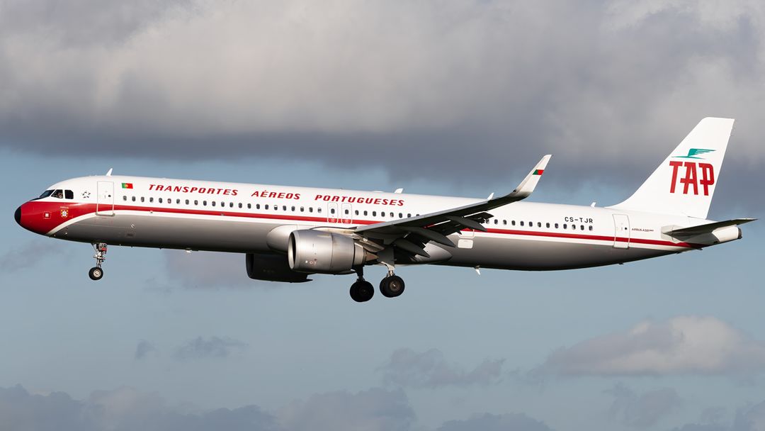 Photo of CS-TJR - TAP Air Portugal Airbus A321NEO at LHR on AeroXplorer Aviation Database
