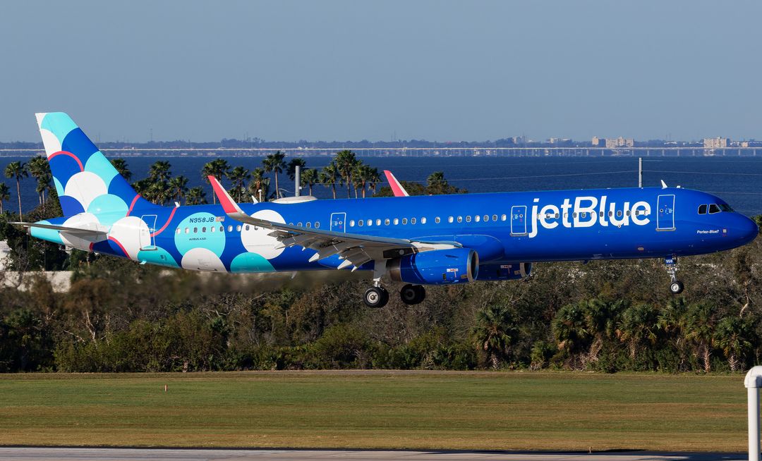Photo of N958JB - JetBlue Airbus A321-200 at TPA on AeroXplorer Aviation Database