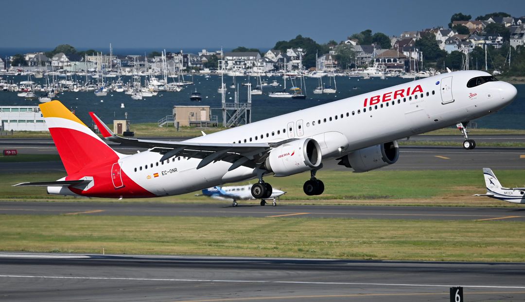 Photo of EC-ONR - Iberia Airbus A321XLR at BOS on AeroXplorer Aviation Database