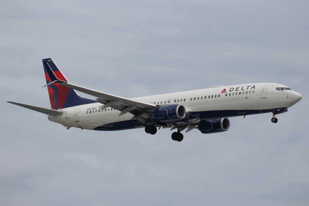 Photo of N917DU - Delta Airlines Boeing 737-900ER at SEA on AeroXplorer Aviation Database Photo of N917DU - Delta Airlines Boeing 737-900ER at SEA on AeroXplorer Aviation Database