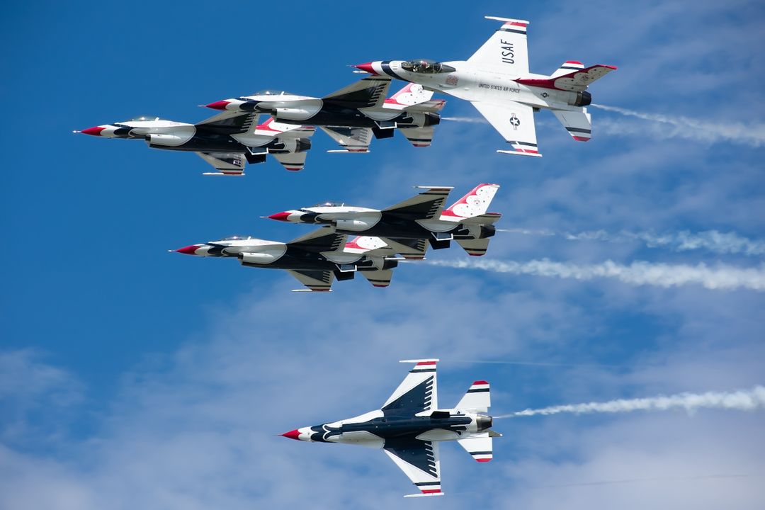 Photo of 92-3880 - USAF - United States Air Force General Dynamics F-16 Fighting Falcon at BKL on AeroXplorer Aviation Database