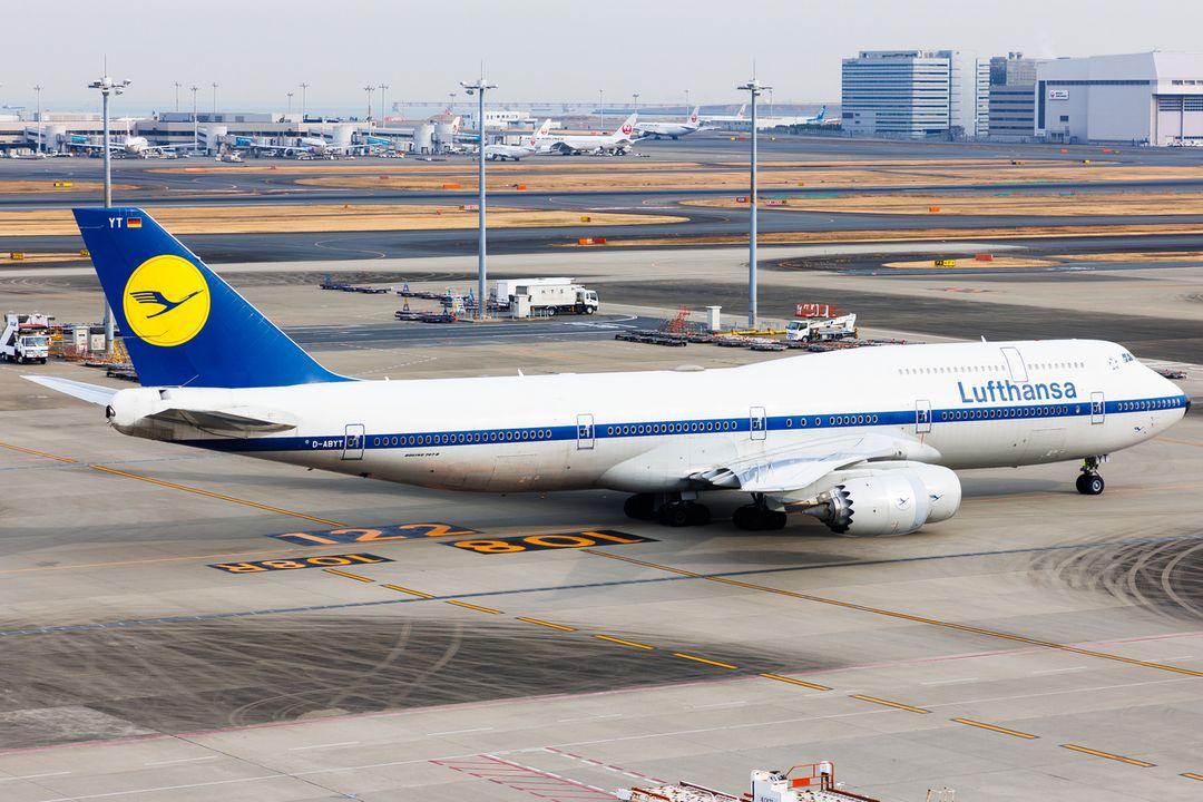 Photo of D-ABYT - Lufthansa Boeing 747-8i at HND on AeroXplorer Aviation Database Photo of D-ABYT - Lufthansa Boeing 747-8i at HND on AeroXplorer Aviation Database