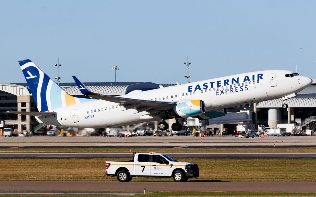 Photo of N917XA - Eastern Air Express Boeing 737-800 at TPA on AeroXplorer Aviation Database