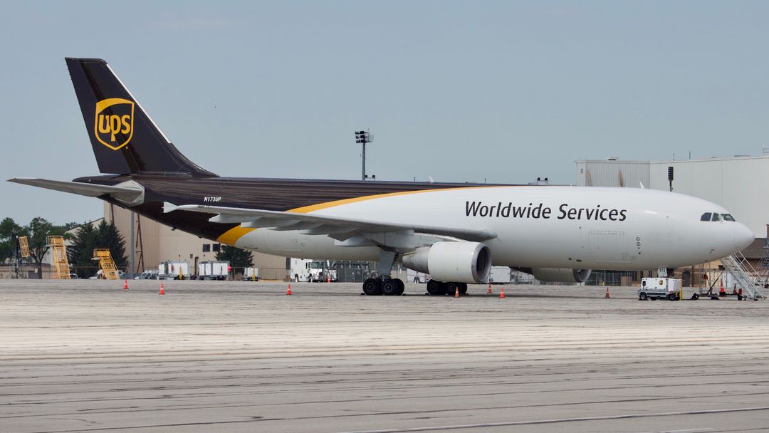 Photo of N173UP - United Parcel Service Airbus A300F-600 at LCK on AeroXplorer Aviation Database Photo of N173UP - United Parcel Service Airbus A300F-600 at LCK on AeroXplorer Aviation Database