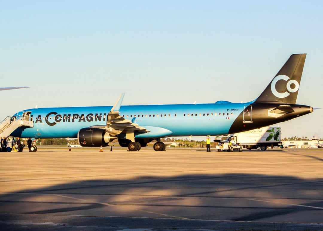 Photo of F-HNCO - La Compagnie Airbus A321NEO at MCO on AeroXplorer Aviation Database Photo of F-HNCO - La Compagnie Airbus A321NEO at MCO on AeroXplorer Aviation Database