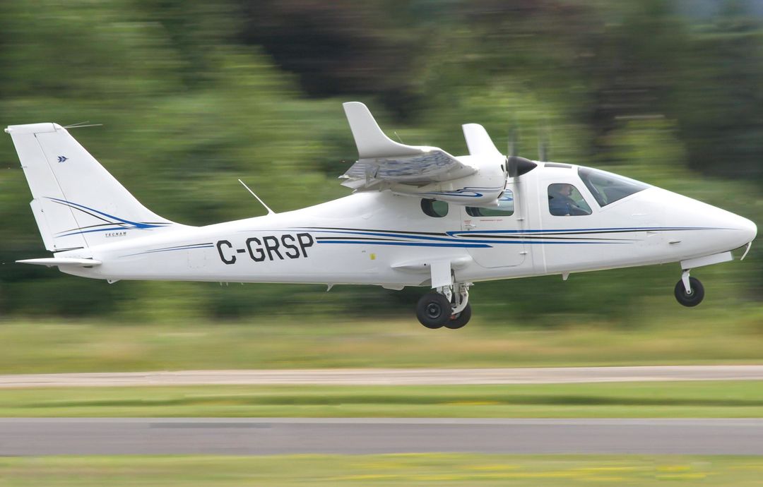 Photo of C-GRSP - PRIVATE Tecnam P2006T  at CZBA on AeroXplorer Aviation Database