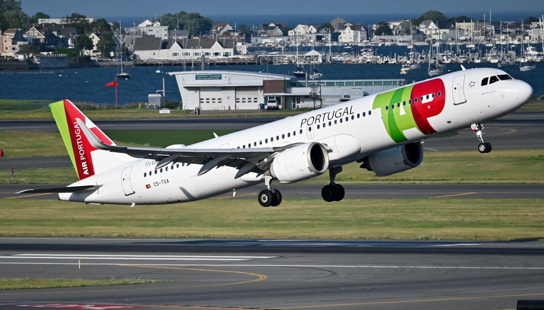 Photo of CS-TXA - TAP Air Portugal Airbus A321NEO at BOS on AeroXplorer Aviation Database