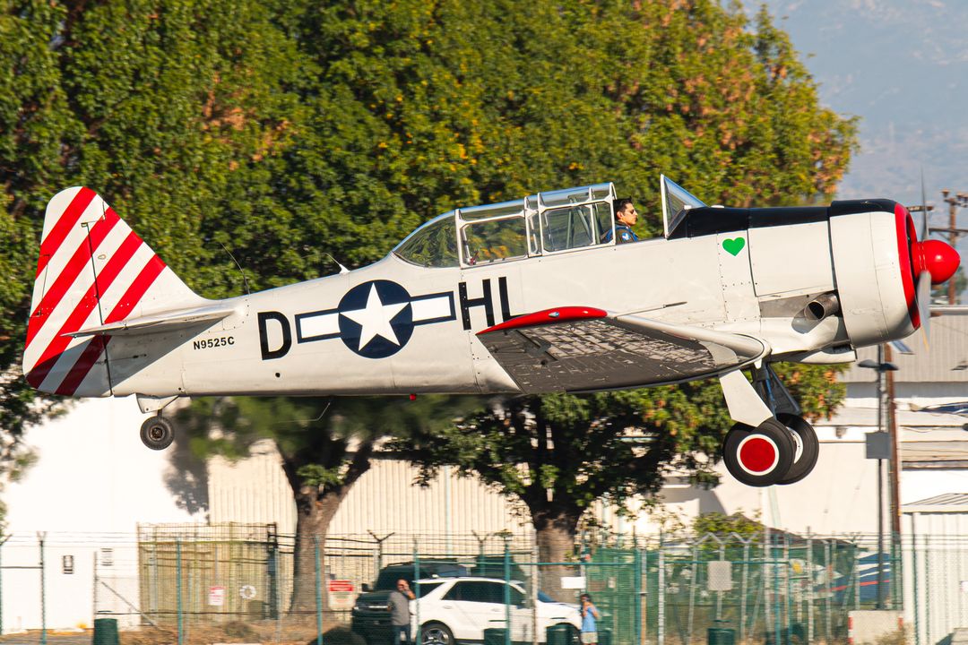 Photo of N9525C - PRIVATE North American AT-6C Texan at VNY on AeroXplorer Aviation Database