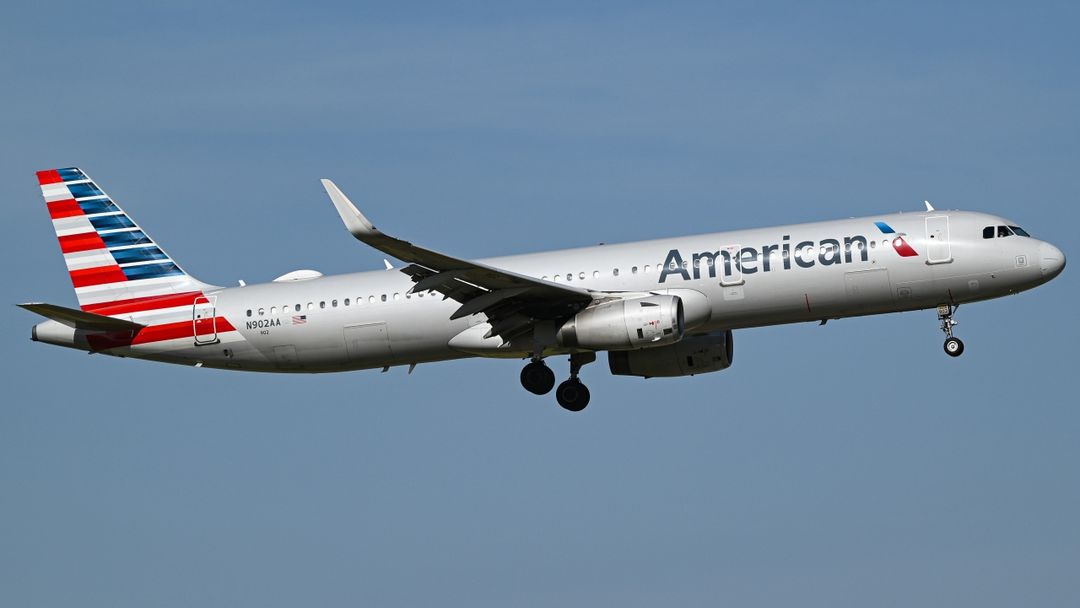 Photo of N902AA - American Airlines Airbus A321-200 at DFW on AeroXplorer Aviation Database