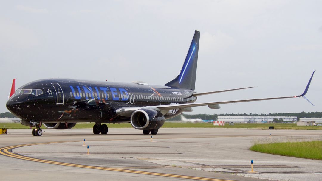 Photo of N36272 - United Airlines Boeing 737-800 at IAH on AeroXplorer Aviation Database Photo of N36272 - United Airlines Boeing 737-800 at IAH on AeroXplorer Aviation Database