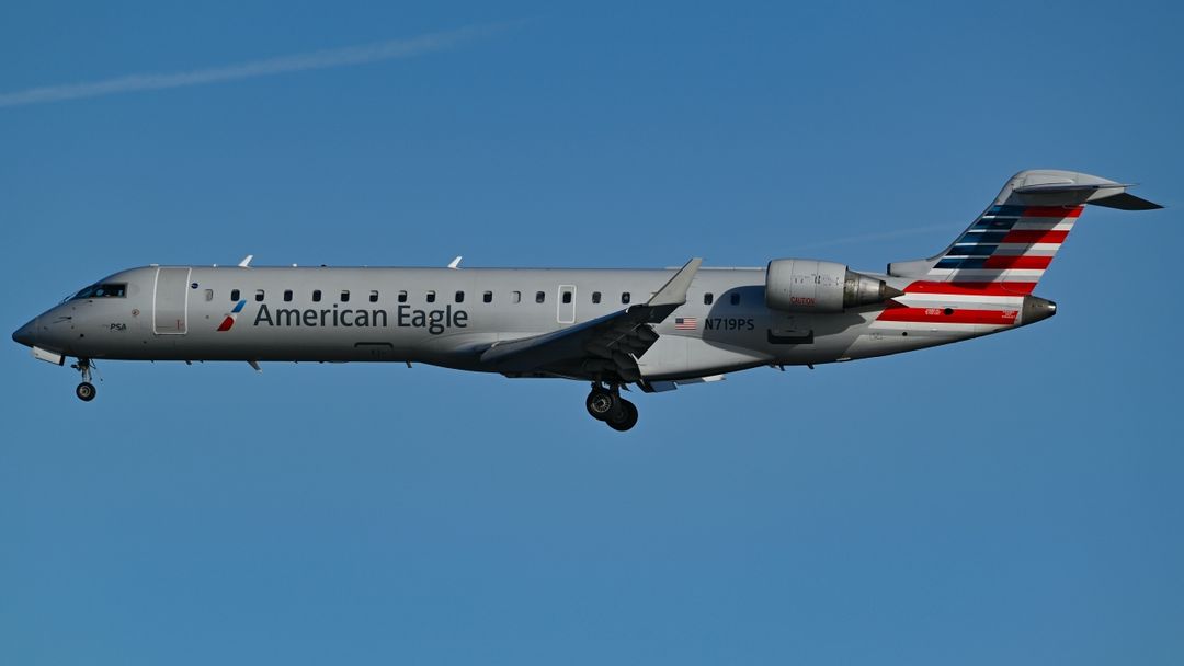 Photo of N719PS - American Eagle Mitsubishi CRJ-700 at DCA on AeroXplorer Aviation Database Photo of N719PS - American Eagle Mitsubishi CRJ-700 at DCA on AeroXplorer Aviation Database