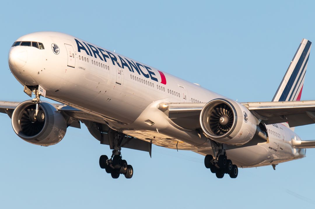 Photo of F-GSQA - Air France Boeing 777-300ER at LAX on AeroXplorer Aviation Database