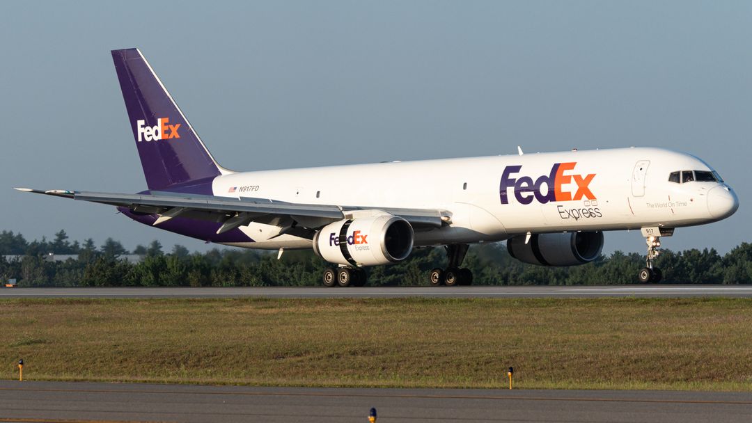 Photo of N917FD - FedEx Boeing 757-200F at MHT on AeroXplorer Aviation Database