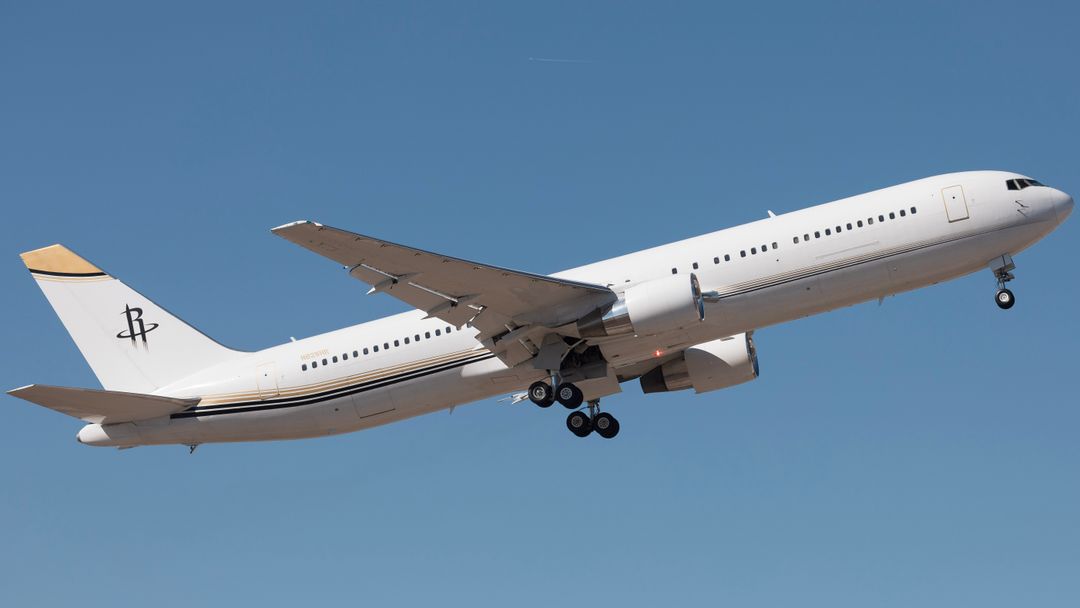 Photo of N625HR - PRIVATE Boeing 767-300ER at HOU on AeroXplorer Aviation Database