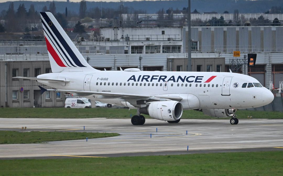 Photo of F-GUGQ - Air France Airbus A318 at ORY on AeroXplorer Aviation Database