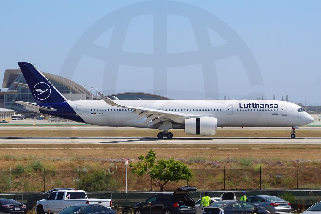 Photo of D-AIXP - Lufthansa Airbus A350-900 at LAX on AeroXplorer Aviation Database Photo of D-AIXP - Lufthansa Airbus A350-900 at LAX on AeroXplorer Aviation Database