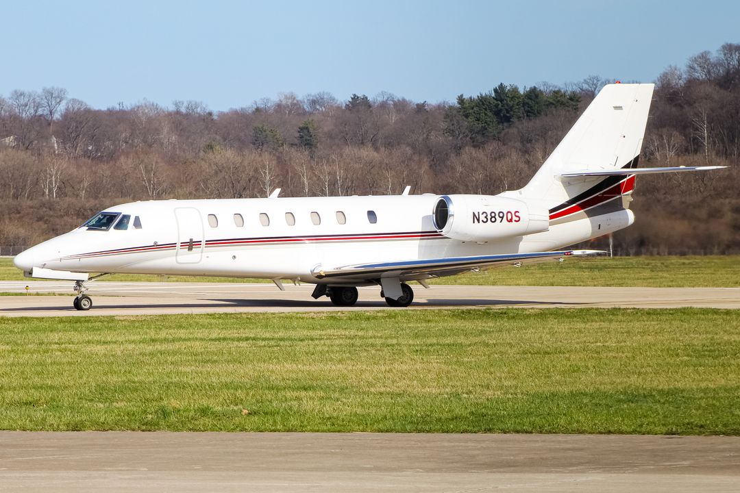 Photo of N389QS - NetJets Cessna Citation 680A Latitude at LUK on AeroXplorer Aviation Database Photo of N389QS - NetJets Cessna Citation 680A Latitude at LUK on AeroXplorer Aviation Database