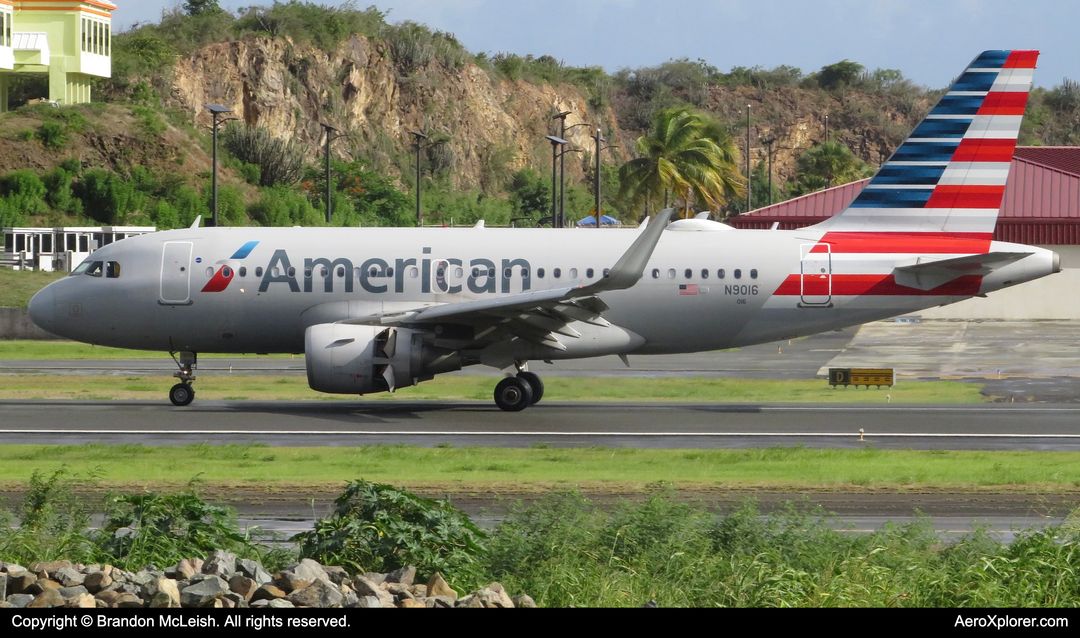 Photo of N9016 - American Airlines Airbus A319 at STT on AeroXplorer Aviation Database