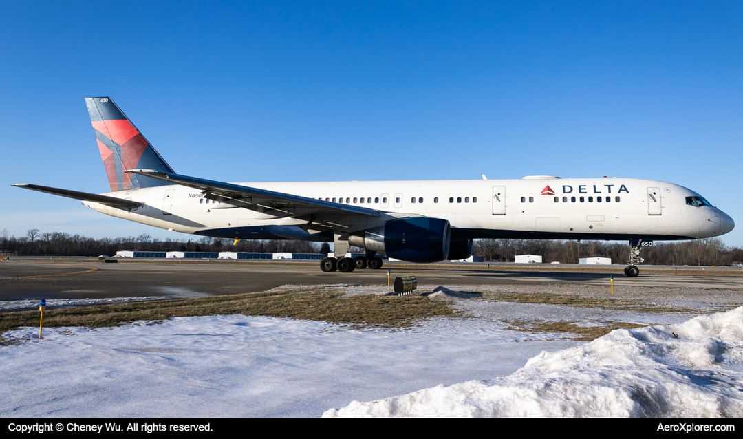 Photo of N650DL - Delta Airlines Boeing 757-200 at PTK on AeroXplorer Aviation Database Photo of N650DL - Delta Airlines Boeing 757-200 at PTK on AeroXplorer Aviation Database