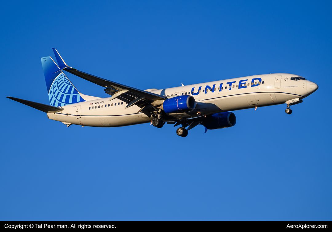 Photo of N36472 - United Airlines Boeing 737-900ER at IAD on AeroXplorer Aviation Database