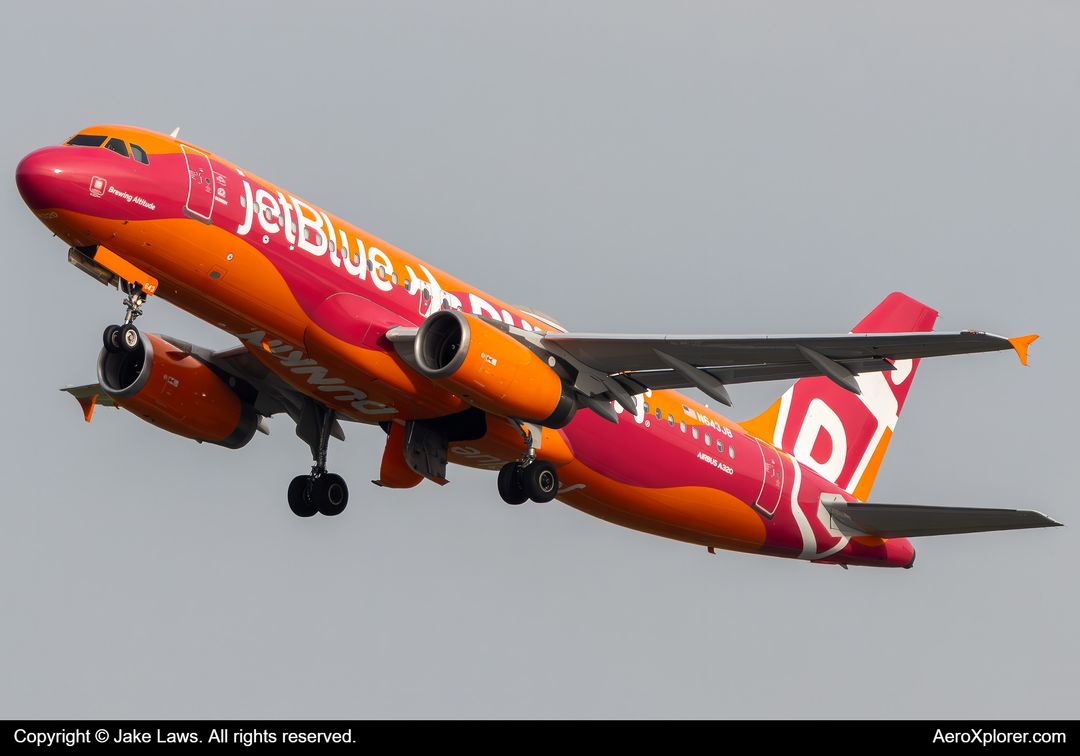 Photo of N643JB - JetBlue Airways Airbus A320 at DCA on AeroXplorer Aviation Database