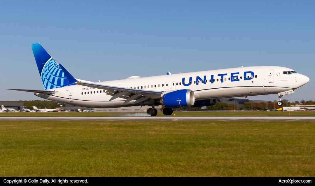 Photo of N37536 - United Airlines Boeing 737 MAX 9 at IAD on AeroXplorer Aviation Database Photo of N37536 - United Airlines Boeing 737 MAX 9 at IAD on AeroXplorer Aviation Database