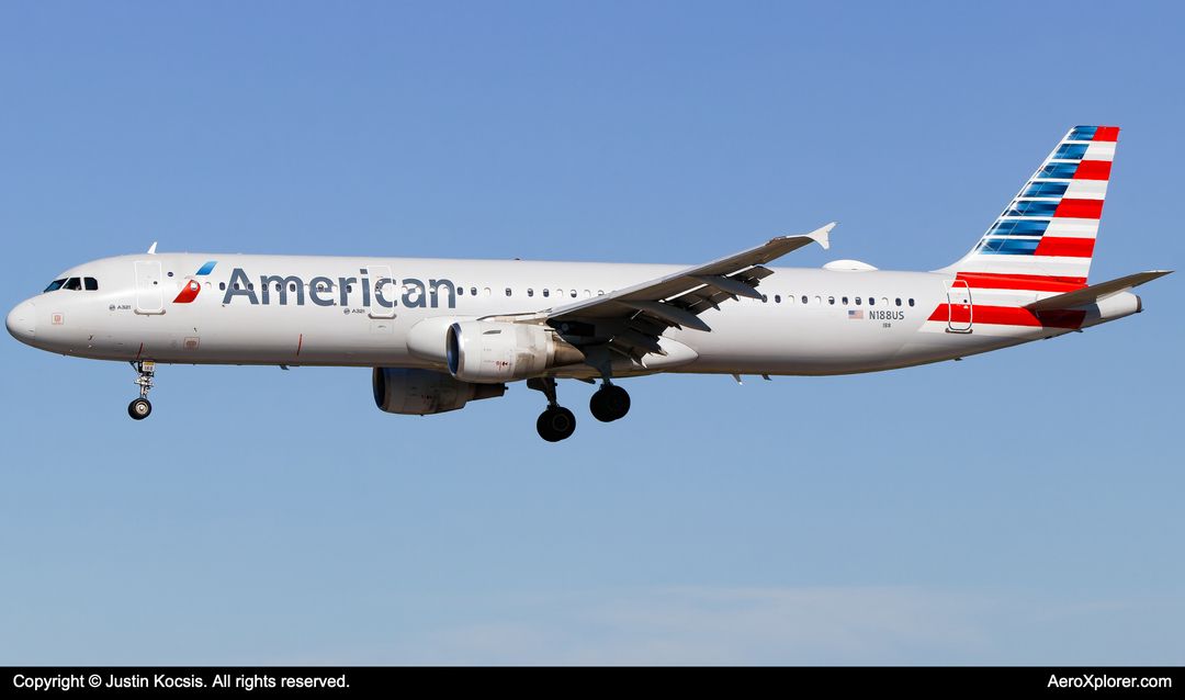 Photo of N188US - American Airlines Airbus A321-200 at ksrq on AeroXplorer Aviation Database Photo of N188US - American Airlines Airbus A321-200 at ksrq on AeroXplorer Aviation Database