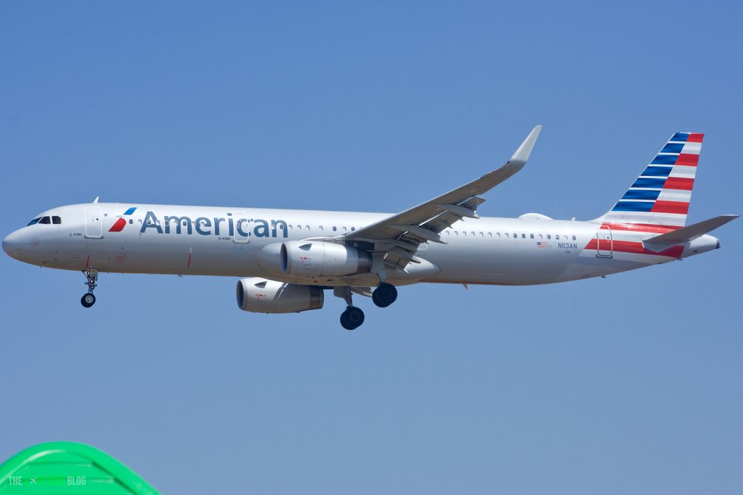 Photo of N113AN - American Airlines Airbus A321-200 at LAX on AeroXplorer Aviation Database Photo of N113AN - American Airlines Airbus A321-200 at LAX on AeroXplorer Aviation Database