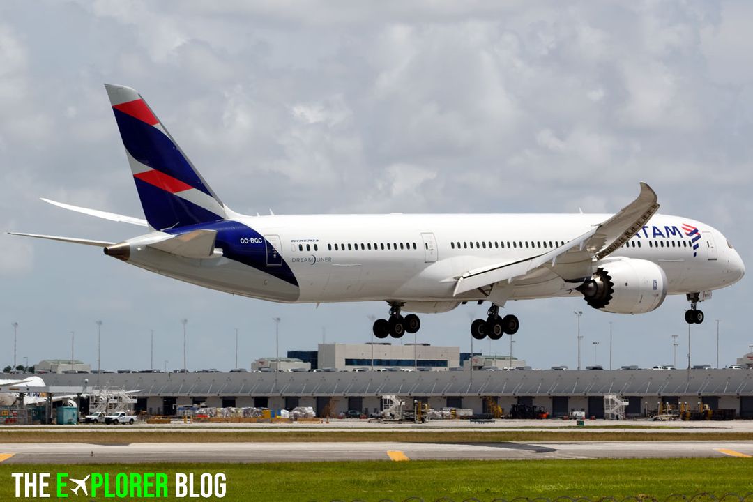 Photo of CC-BGC - LATAM Boeing 787-9 at MIA on AeroXplorer Aviation Database Photo of CC-BGC - LATAM Boeing 787-9 at MIA on AeroXplorer Aviation Database