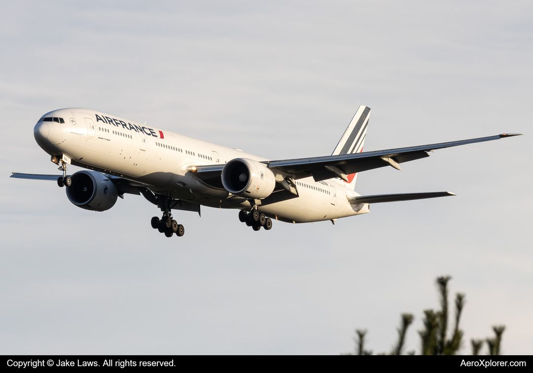 Photo of F-GZNA - Air France Boeing 777-300ER at IAD on AeroXplorer Aviation Database Photo of F-GZNA - Air France Boeing 777-300ER at IAD on AeroXplorer Aviation Database