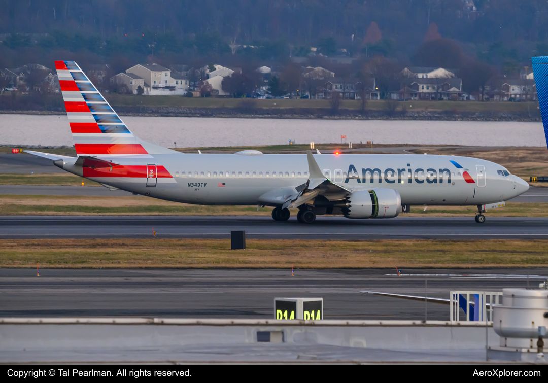 Photo of N349TV - American Airlines Boeing 737 MAX 8 at DCA on AeroXplorer Aviation Database