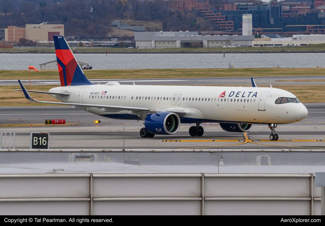 Photo of N574DT - Delta Airlines Airbus A321NEO at DCA on AeroXplorer Aviation Database