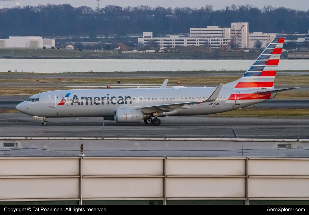 Photo of N858NN - American Airlines Boeing 737-800 at DCA on AeroXplorer Aviation Database