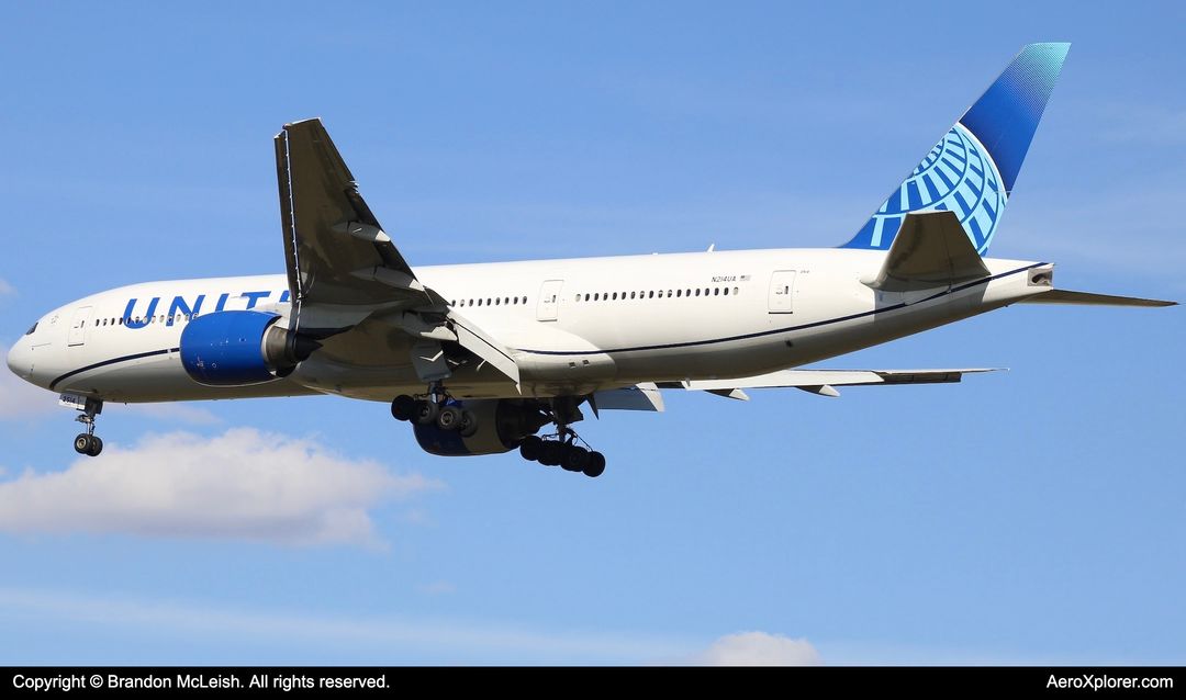 Photo of N214UA - United Airlines Boeing 777-200 at MCO on AeroXplorer Aviation Database