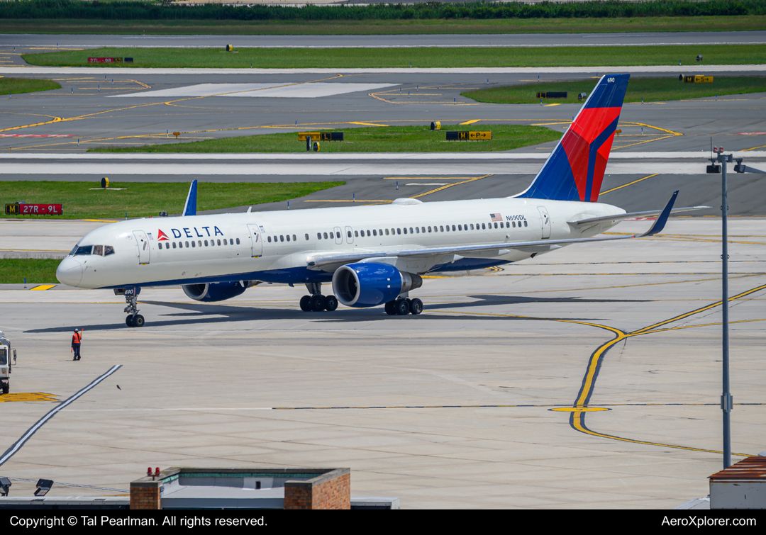 Photo of N690DL - Delta Airlines Boeing 757-200 at PHL on AeroXplorer Aviation Database