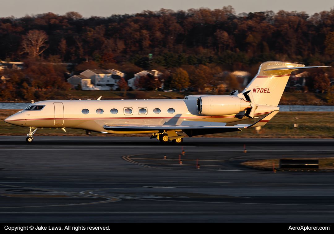 Photo of N70EL - PRIVATE Gulfstream G600 at DCA on AeroXplorer Aviation Database