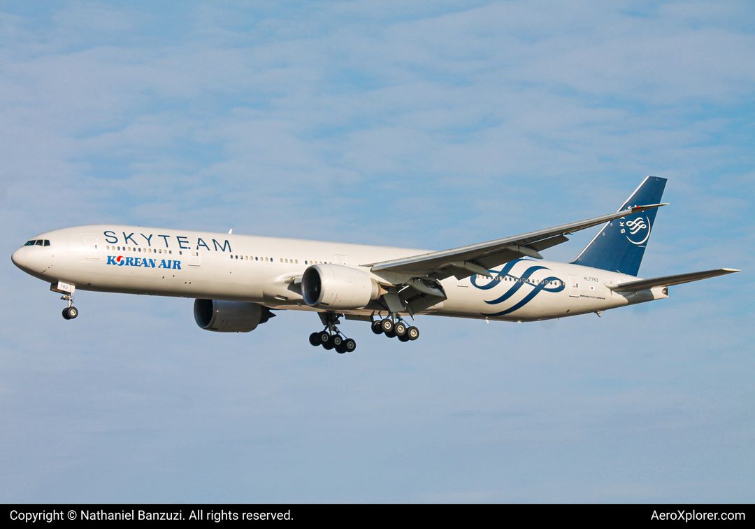Photo of HL7783 - Korean Air Boeing 777-300ER at YYZ on AeroXplorer Aviation Database Photo of HL7783 - Korean Air Boeing 777-300ER at YYZ on AeroXplorer Aviation Database