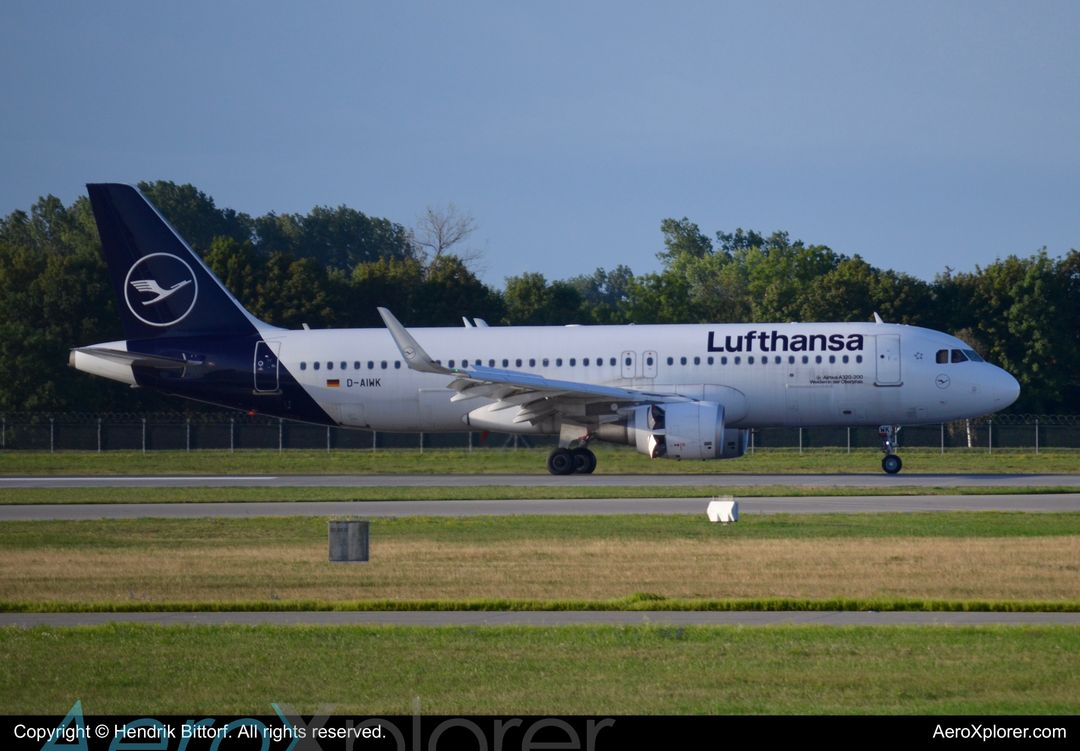 Photo of D-AIWK - Lufthansa Airbus A320 at MUC on AeroXplorer Aviation Database