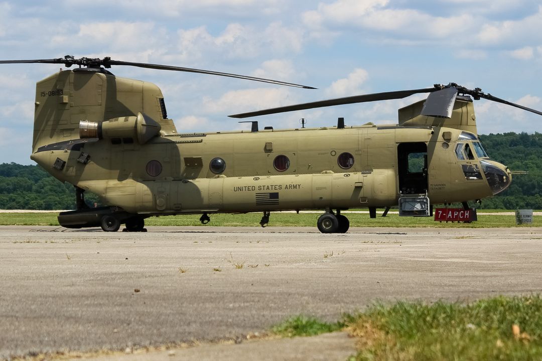 Photo of 15-08193 - US Army Boeing CH-47 Chinook at LUK on AeroXplorer Aviation Database Photo of 15-08193 - US Army Boeing CH-47 Chinook at LUK on AeroXplorer Aviation Database