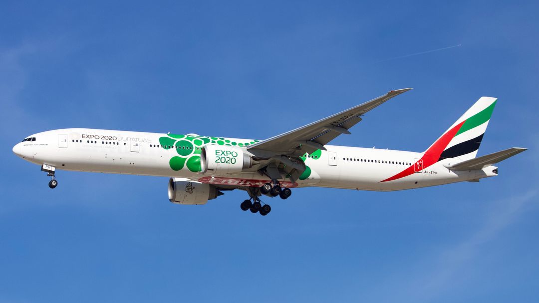 Photo of A6-EPU - Emirates Boeing 777-300ER at IAH on AeroXplorer Aviation Database Photo of A6-EPU - Emirates Boeing 777-300ER at IAH on AeroXplorer Aviation Database