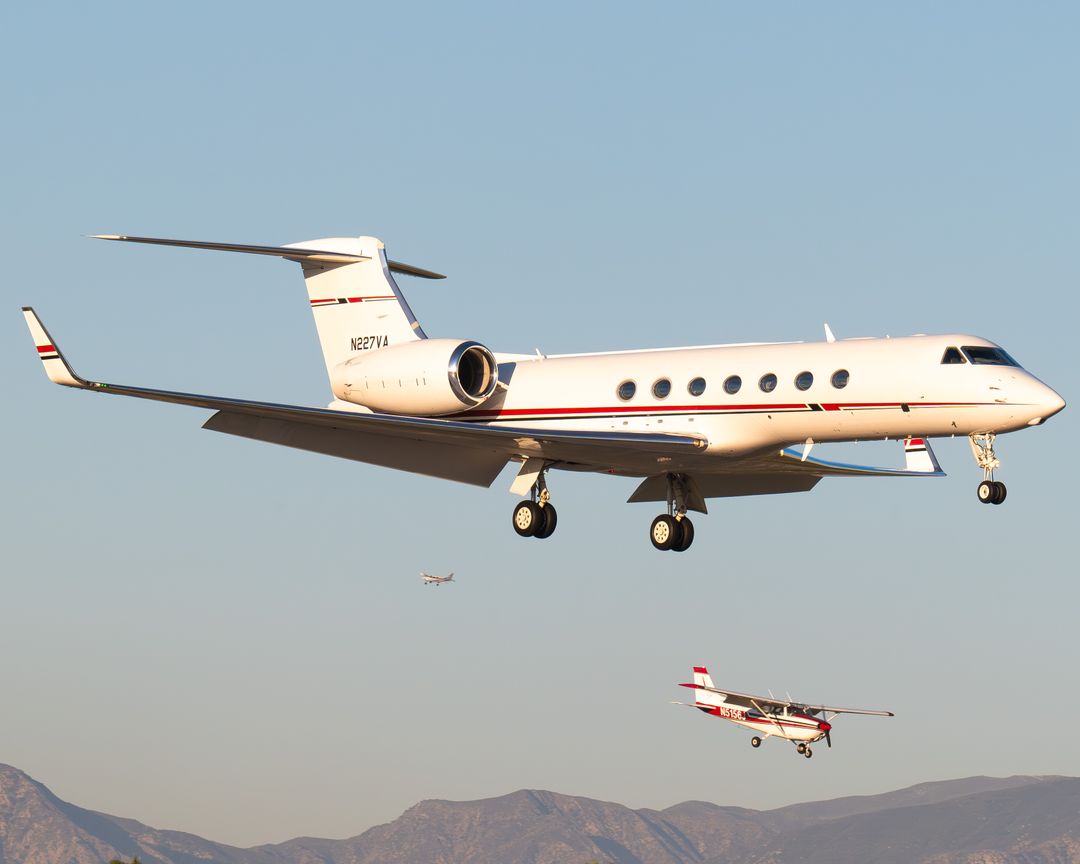 Photo of N227VA - PRIVATE Gulfstream G550 at VNY on AeroXplorer Aviation Database