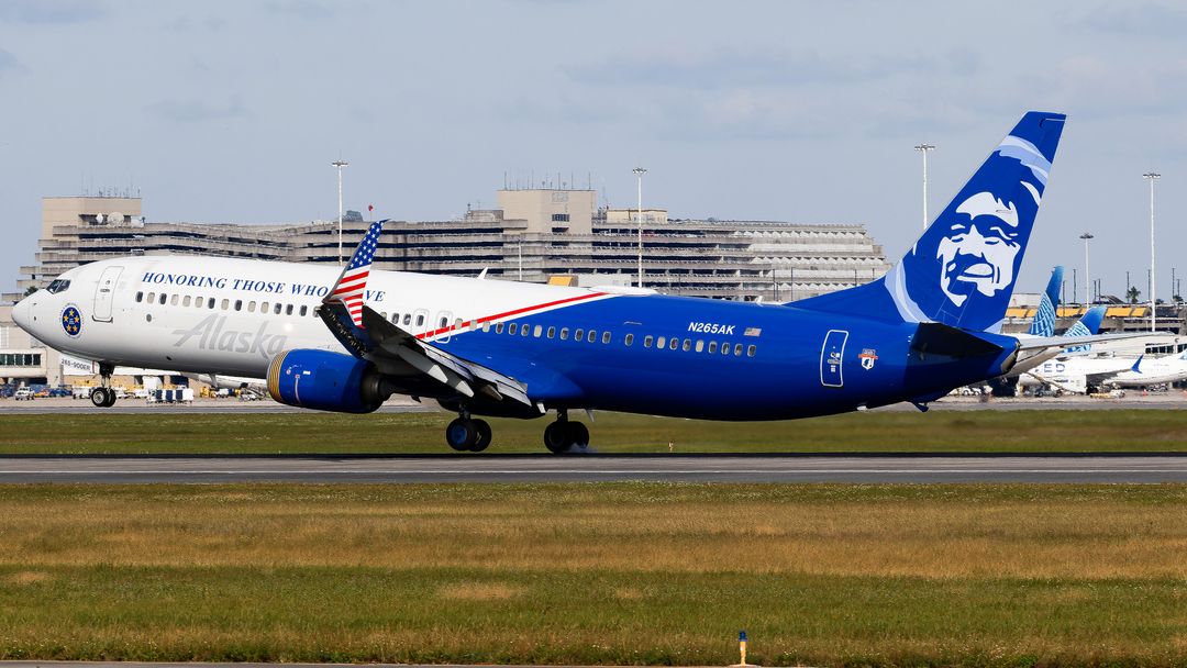 Photo of N265AK - Alaska Airlines Boeing 737-900ER at MCO on AeroXplorer Aviation Database
