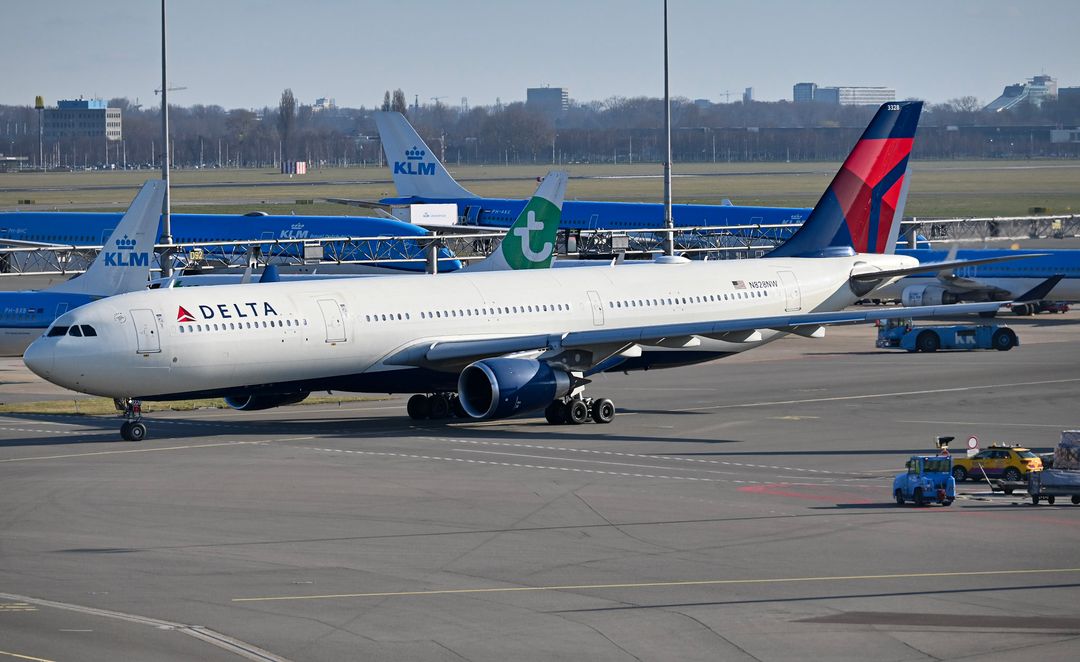 Photo of N828NW - Delta Airlines Airbus A330-300 at AMS on AeroXplorer Aviation Database